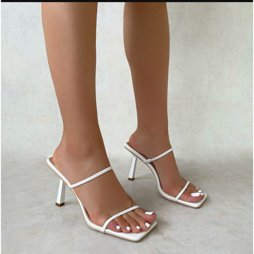 Simmi‎ London Sandals Size 9 Y2K 90s Square Toe Two Strap Mules White Vegan